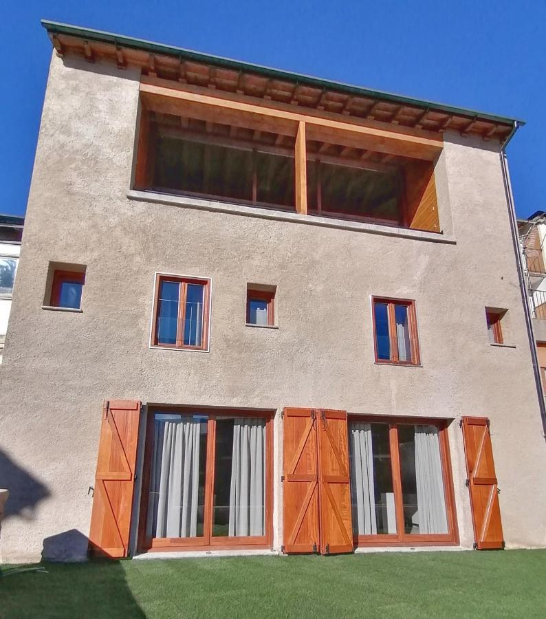 Apartament "El Castell" Casa Rural Cal Rialla Llivia Exterior foto